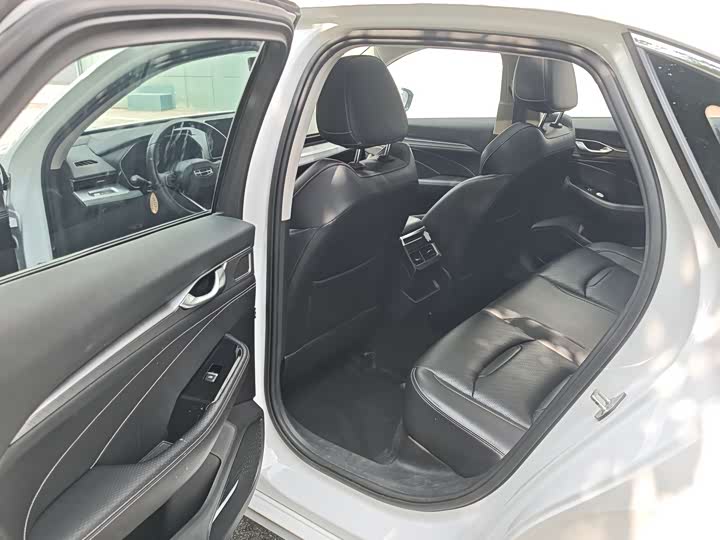 Фото 12 - Geely Preface