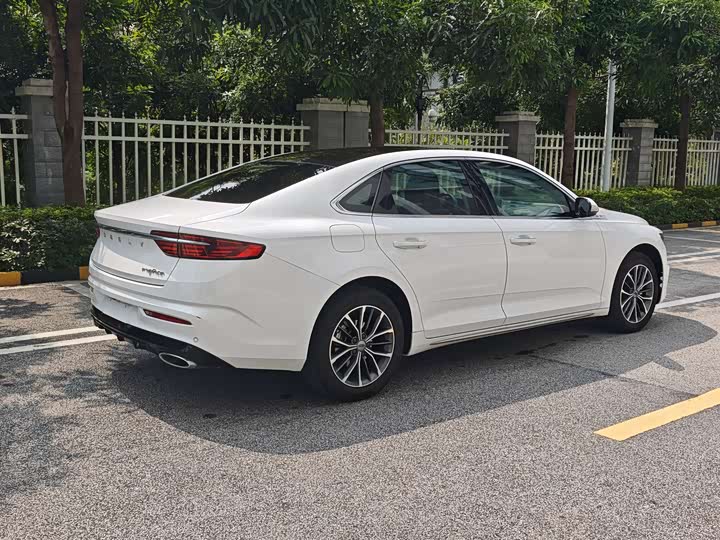 Фото 4 - Geely Preface