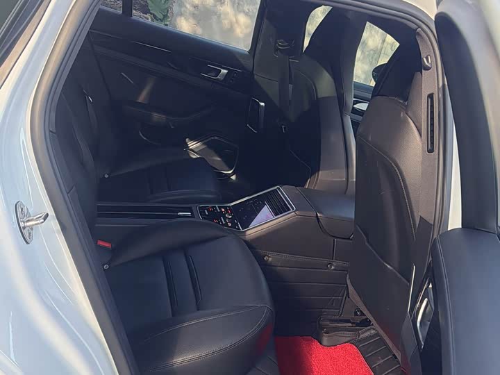 Фото 9 - Porsche Panamera