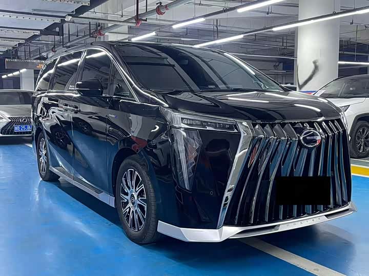 Фото 2 - GAC Trumpchi E9