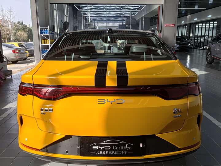 Фото 9 - BYD Qin L