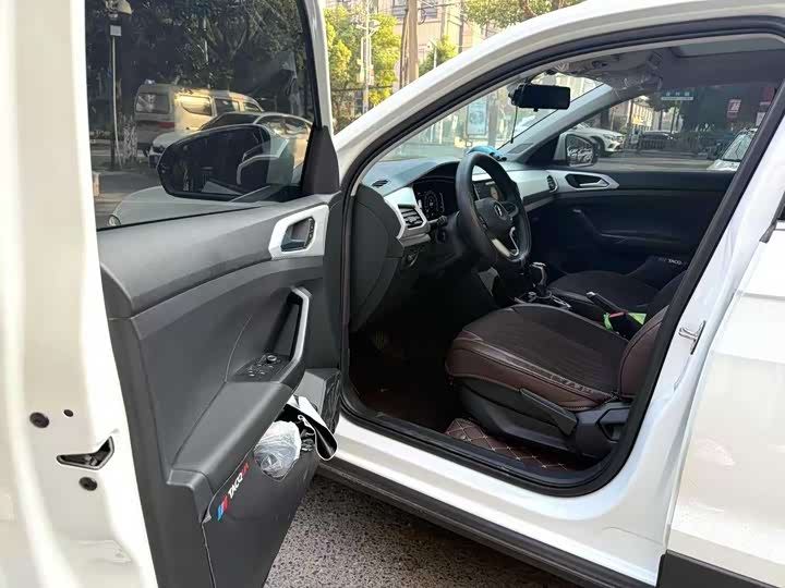 Фото 3 - Volkswagen Tacqua