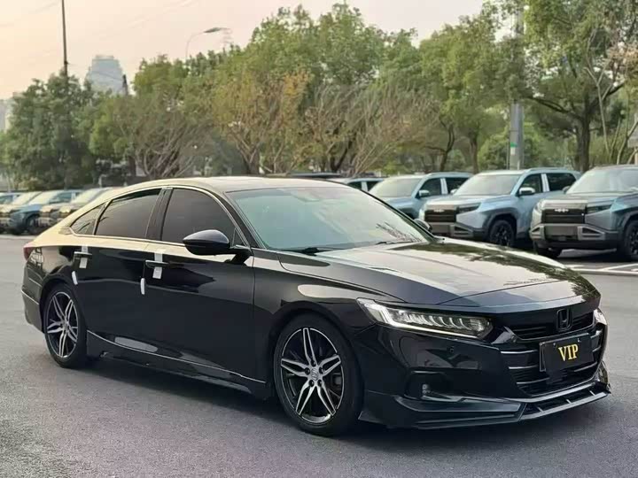 Фото 2 - Honda Accord