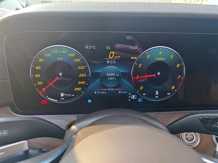 Фото 12 - Mercedes-Benz E-Class