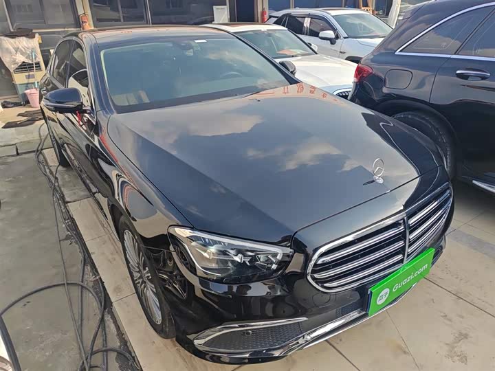 Фото 4 - Mercedes-Benz E-Class