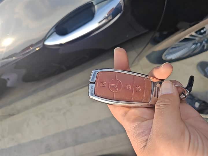 Фото 9 - Mercedes-Benz E-Class