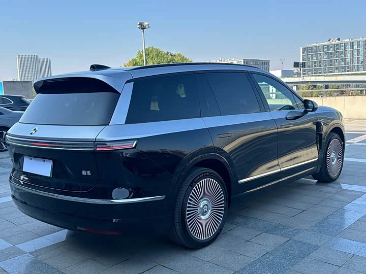 Фото 7 - Nio ES8