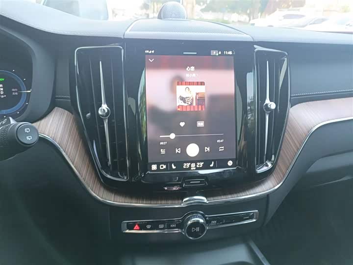 Фото 13 - Volvo XC60 Hybrid