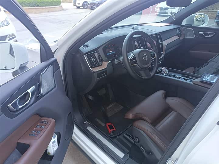 Фото 16 - Volvo XC60 Hybrid