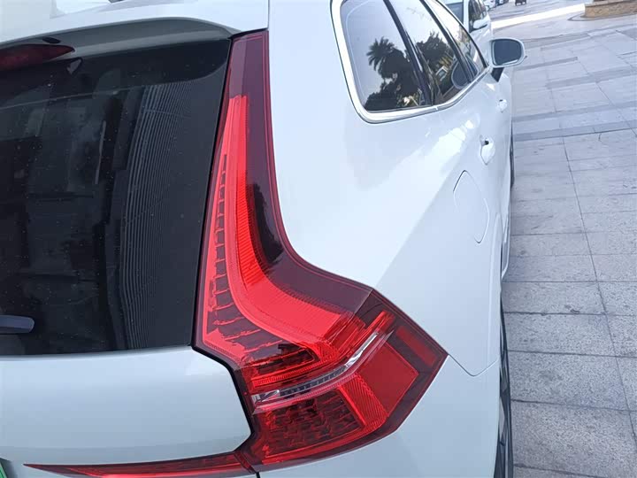 Фото 8 - Volvo XC60 Hybrid
