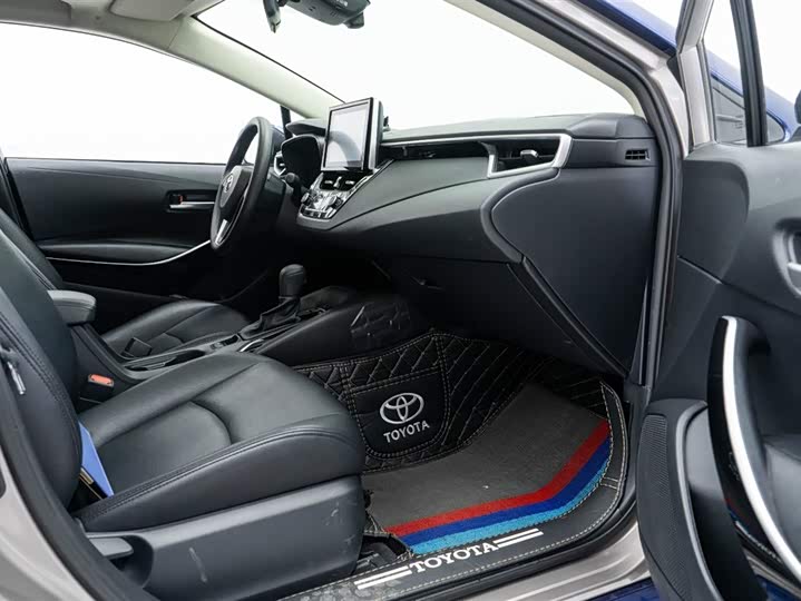 Фото 11 - Toyota Corolla