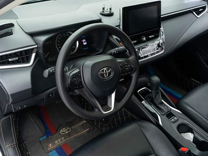 Фото 13 - Toyota Corolla