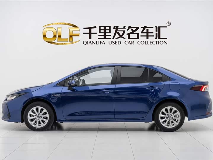 Фото 21 - Toyota Corolla