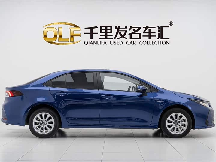 Фото 4 - Toyota Corolla