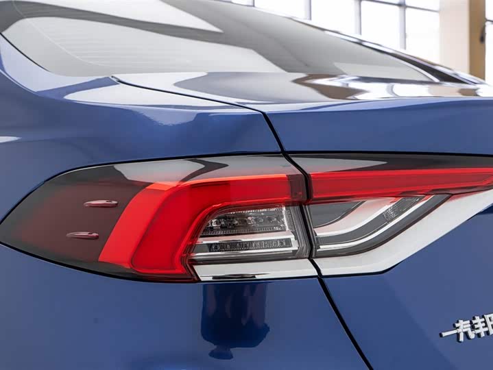 Фото 8 - Toyota Corolla