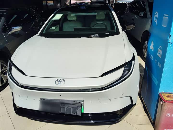 Фото 3 - Toyota bZ5