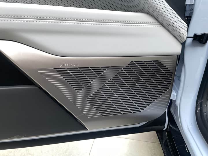 Фото 12 - HiPhi Z