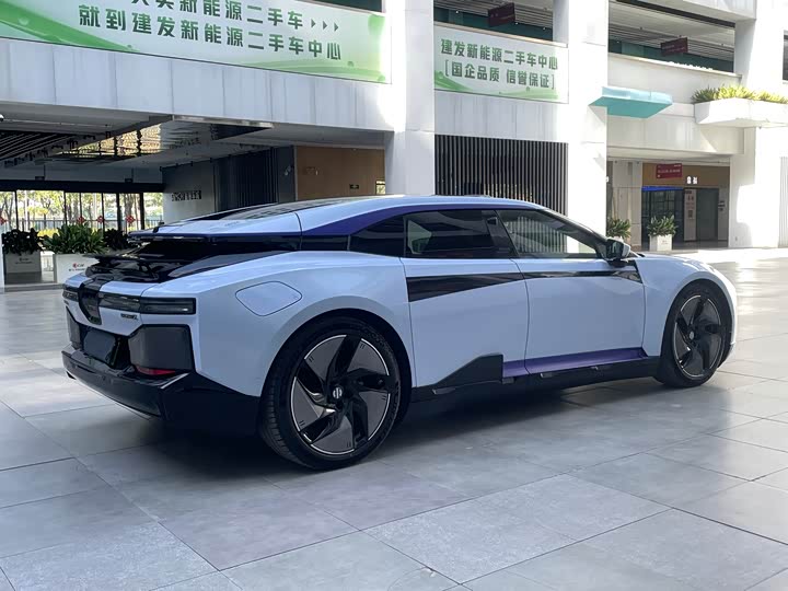 Фото 17 - HiPhi Z