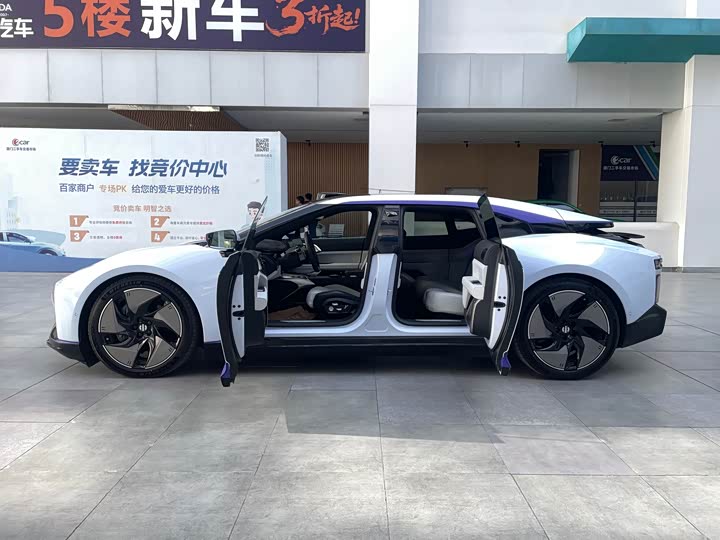 Фото 7 - HiPhi Z