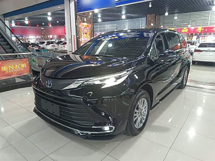 Фото 1 - Toyota Sienna