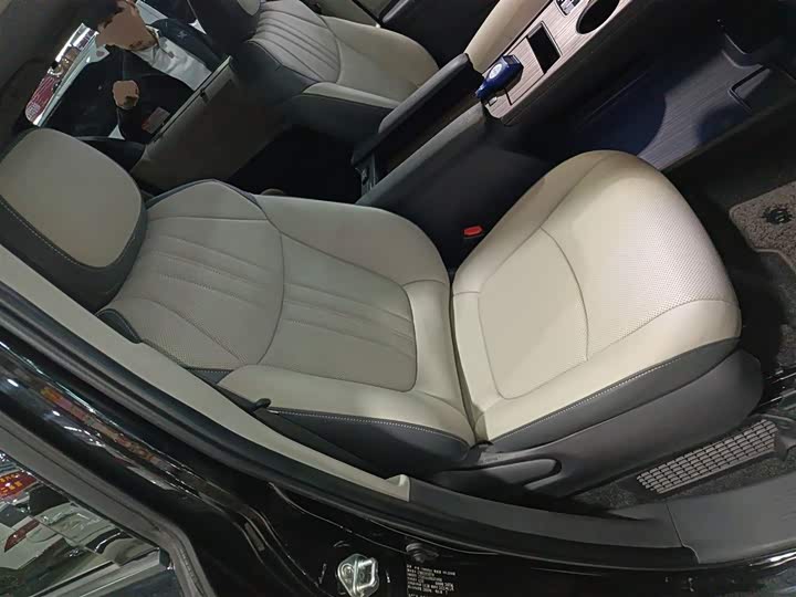 Фото 25 - Toyota Sienna