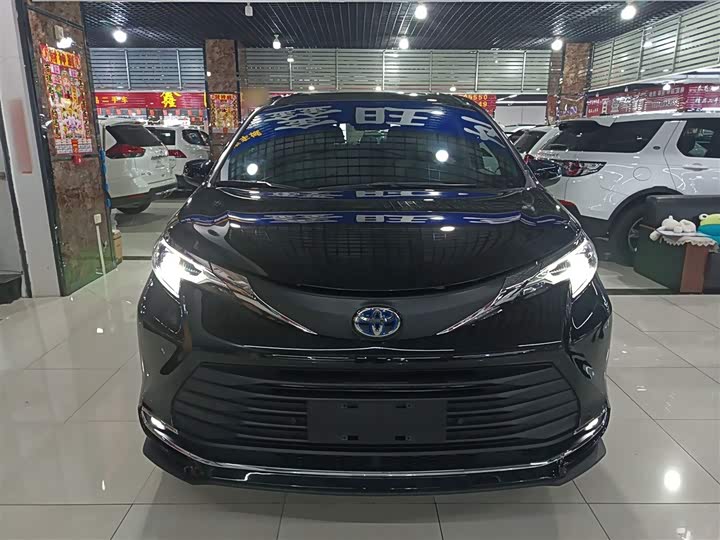 Фото 3 - Toyota Sienna