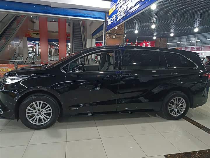 Фото 5 - Toyota Sienna