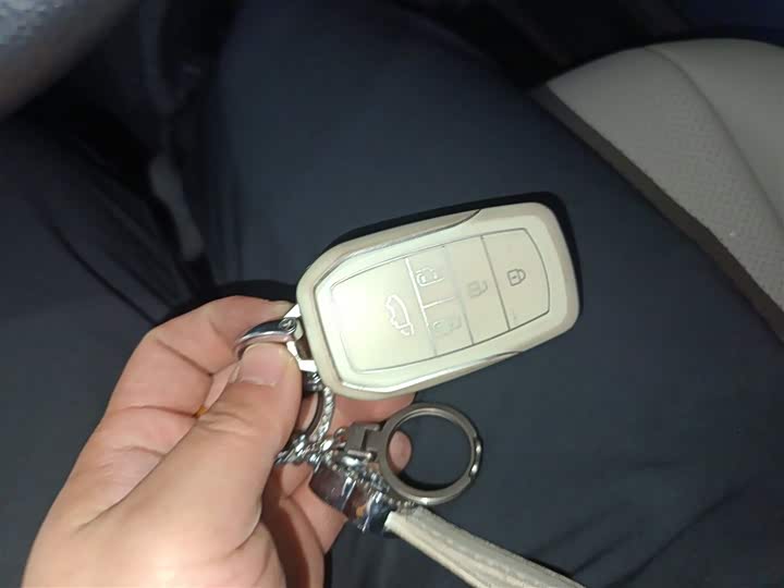 Фото 9 - Toyota Sienna