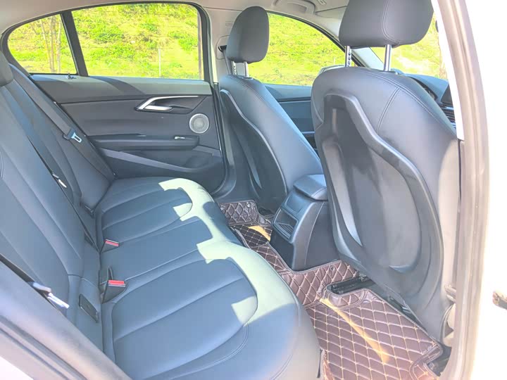 Фото 9 - BMW 1 Series