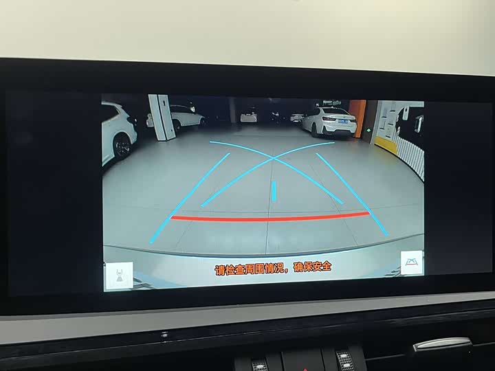 Фото 24 - Lexus ES