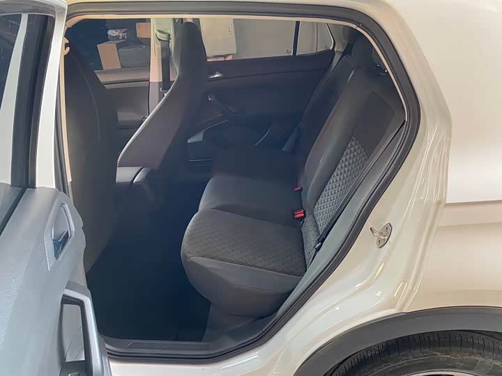 Фото 10 - Volkswagen T-Cross