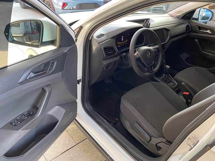 Фото 6 - Volkswagen T-Cross