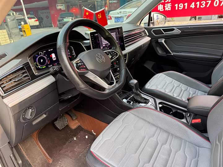 Фото 7 - Volkswagen Tiguan L Hybrid