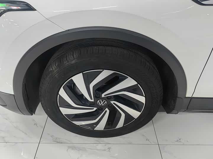 Фото 3 - Volkswagen Tiguan L Pro