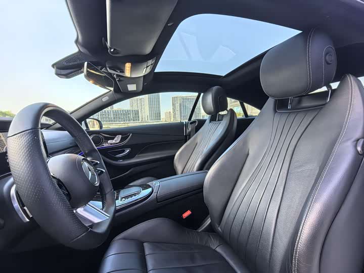 Фото 5 - Mercedes-Benz E-Class