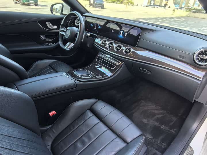 Фото 8 - Mercedes-Benz E-Class