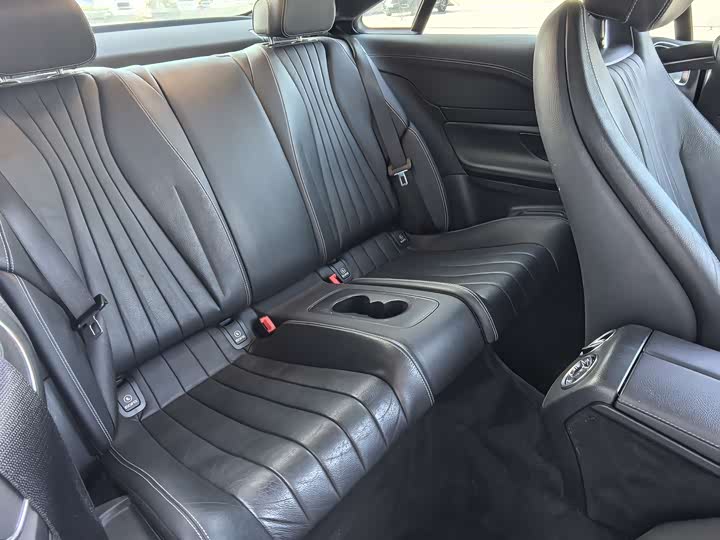 Фото 9 - Mercedes-Benz E-Class