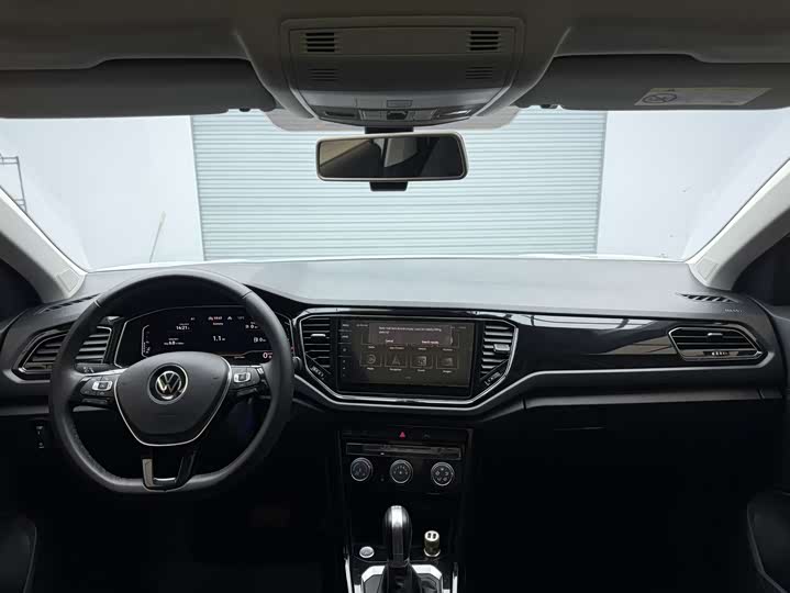 Фото 14 - Volkswagen T-Roc