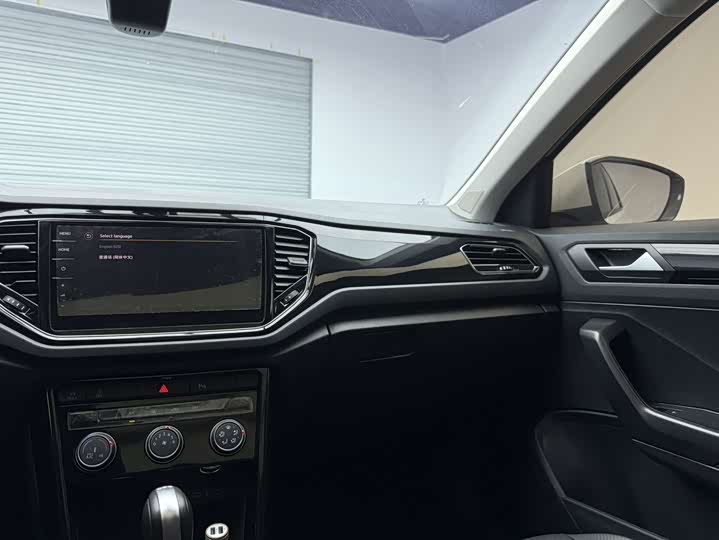 Фото 18 - Volkswagen T-Roc