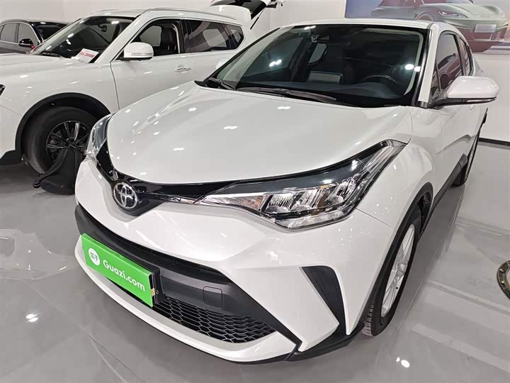 Фото 2 - Toyota C-HR