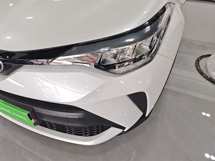 Фото 24 - Toyota C-HR