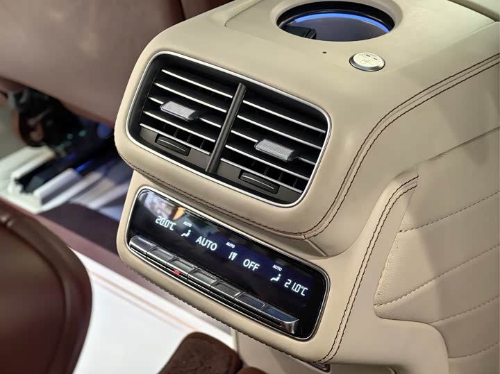 Фото 11 - Mercedes-Benz Maybach GLS