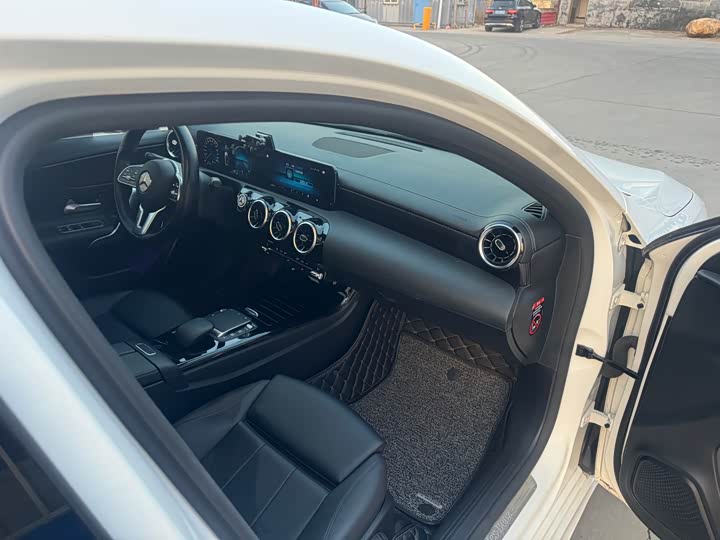 Фото 6 - Mercedes-Benz A-Class