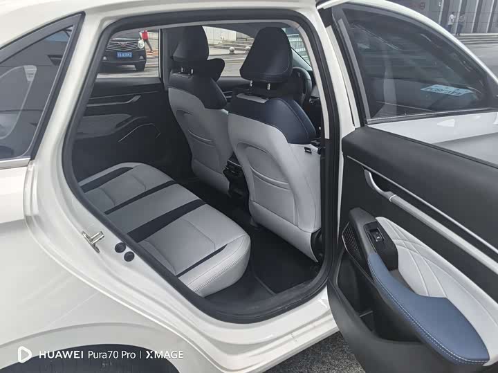 Фото 12 - Geely Emgrand