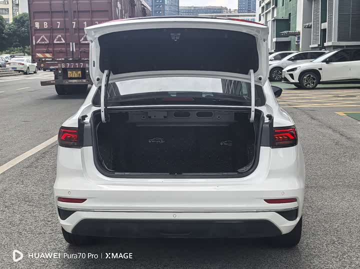 Фото 17 - Geely Emgrand