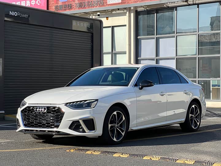 Фото 1 - Audi A4L