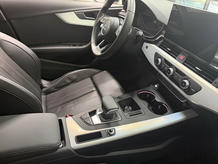 Фото 7 - Audi A4L