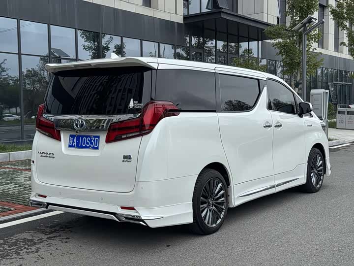 Фото 12 - Toyota Alphard