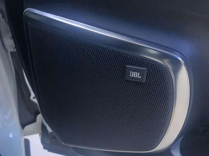 Фото 16 - Toyota Alphard