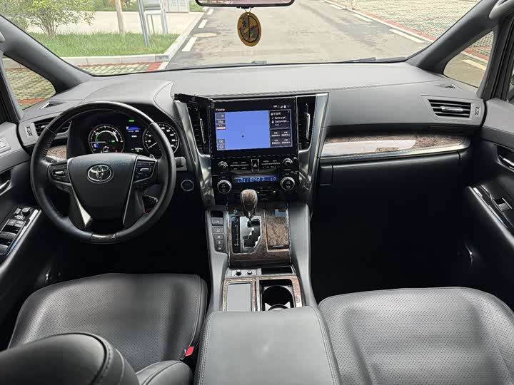 Фото 8 - Toyota Alphard